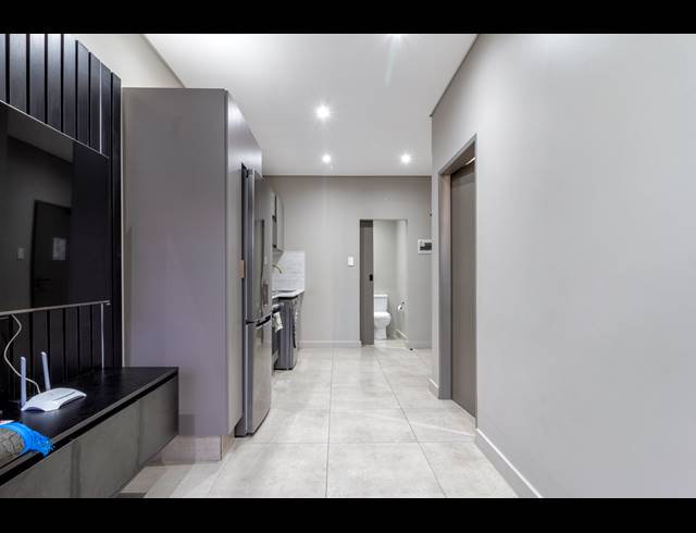 1 BEDROOM APARTMENT FOR SALE IN SANDOWN